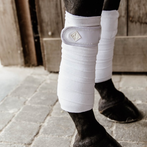 kentucky-horsewear-leg-protection-bandages-pearls-white-a929523bbdd099ba1a676b6771a9e673-article-photobook-m.jpg