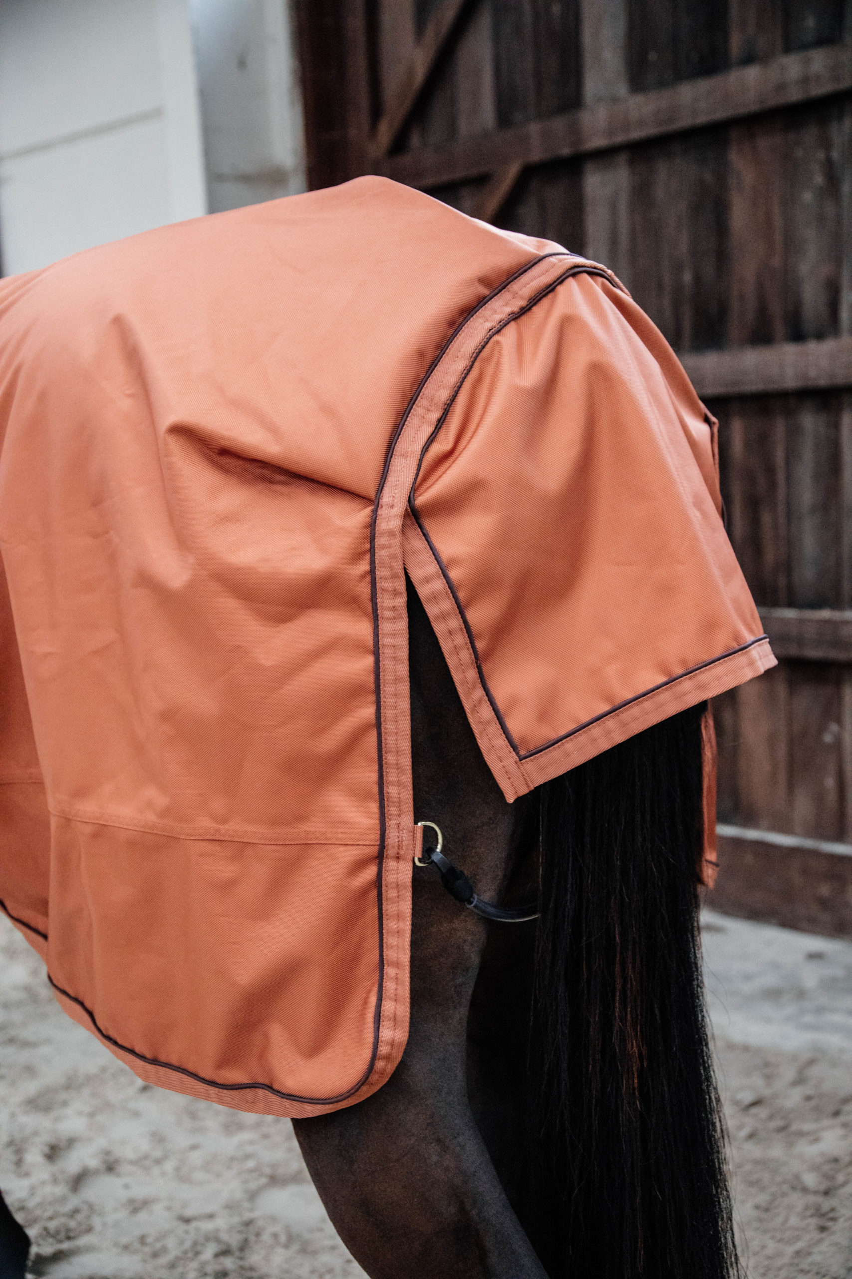 kentucky-horsewear-oranje-outdoor-staartflap-scaled-1.jpg
