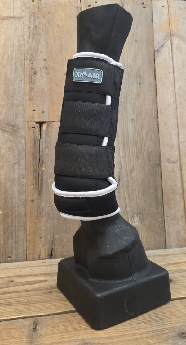 X AIR Horseboots(FIR) Satin Black & White