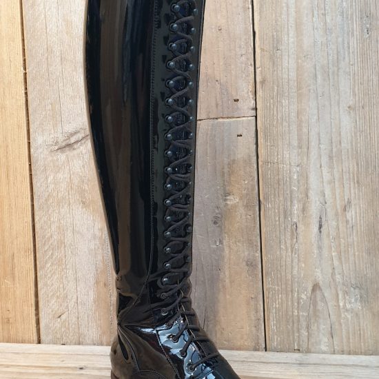 deniroboot_laceup_patentleather-scaled-1.jpg