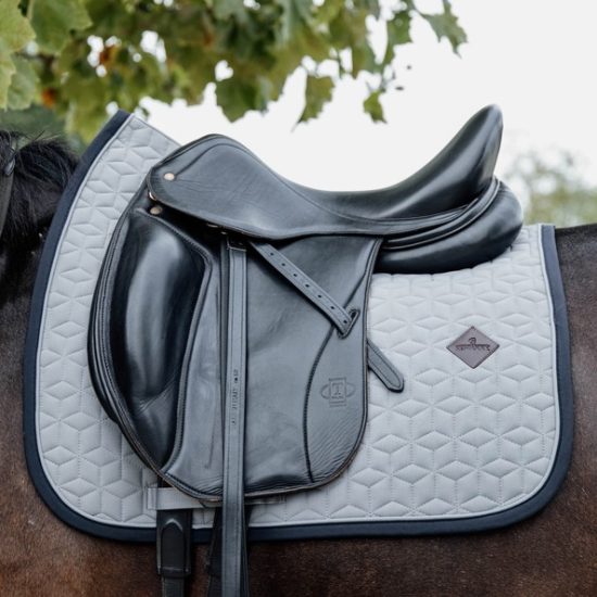 kentucky-horsewear-saddle-pads-saddle-pad-softshell-dressage-grey-1-a929523bbdd099ba1a676b6771a9e673-article-photobook-m.jpg
