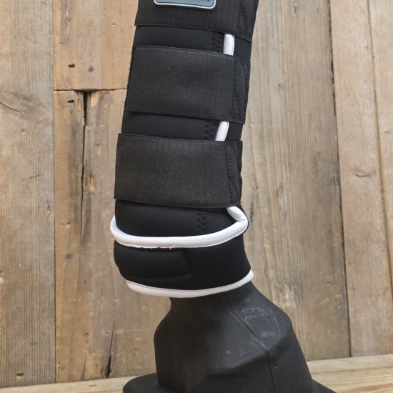 xairhorseboots_black_white.png